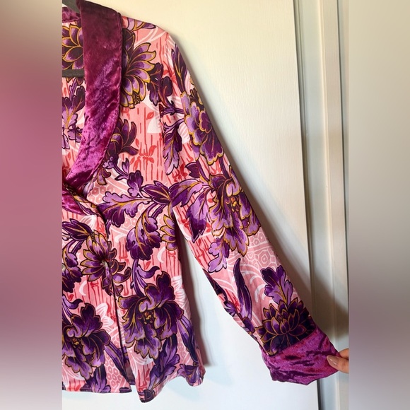 Anthropologie Luxe Pink Purple Floral Button Up Top- Size XS - Picture 4 of 8